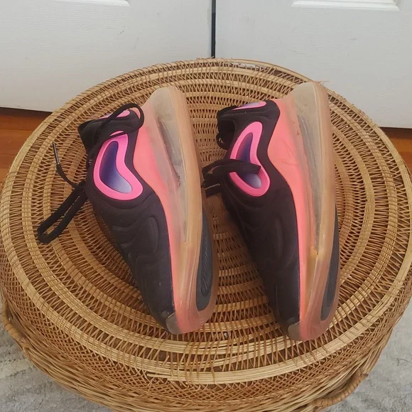 Nike Youth Airmax 720 Pink And Black Rise Athletic Sneakers - Picture 4 of 10